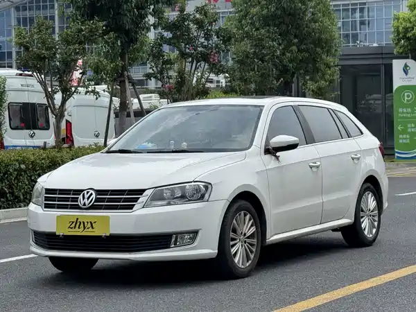Volkswagen Gran Lavida 2015