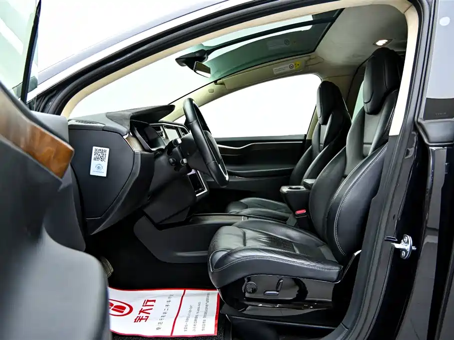 Tesla Model X 2017 — фото 15