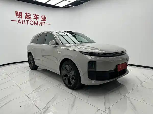 Li Auto L6 2025