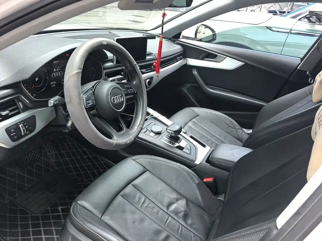 Audi A4L 2019