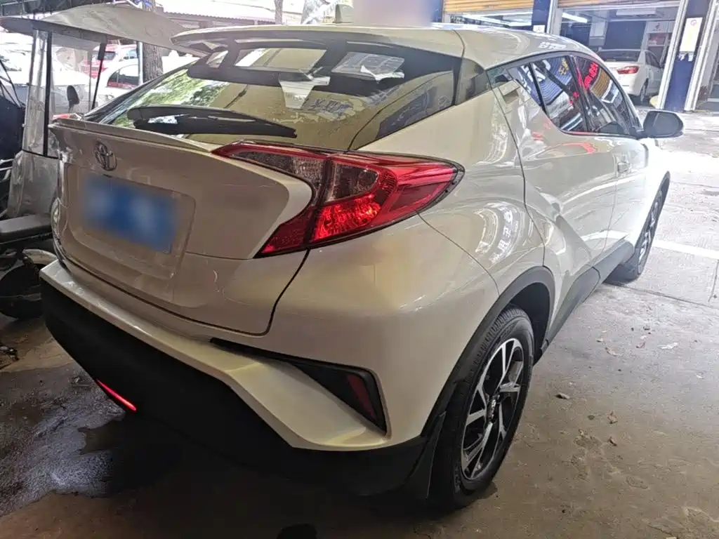 Toyota C-HR 2020 — фото 7