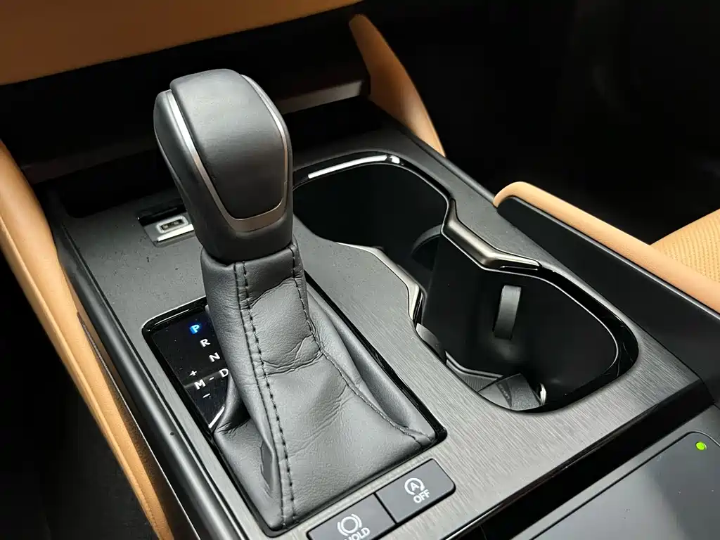 Lexus ES 2025 — фото 15