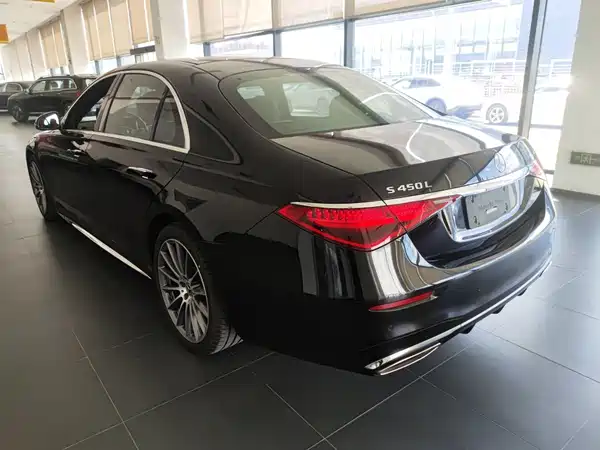 Mercedes-Benz S-Class 2024