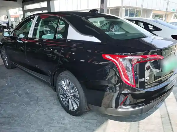 Hongqi E-QM5 2024