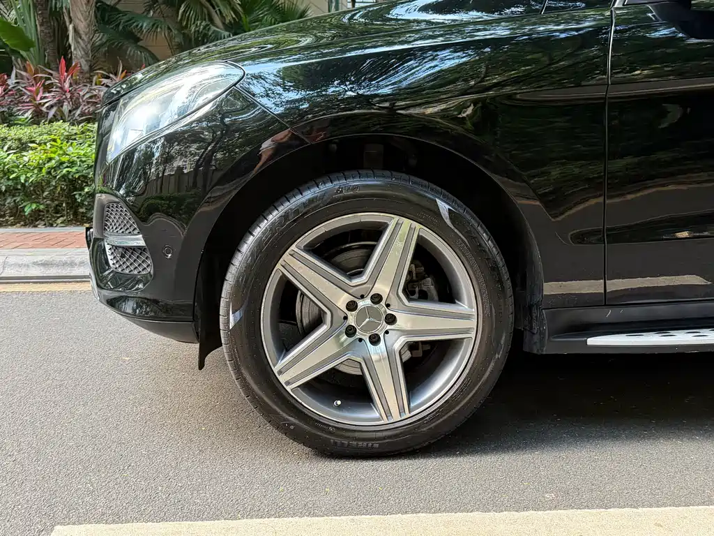 Mercedes-Benz GLE 2016