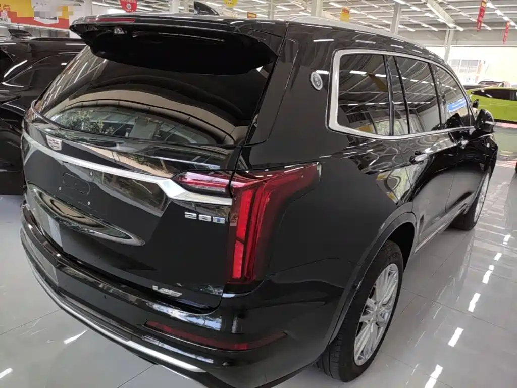Cadillac XT6 2023 — фото 7