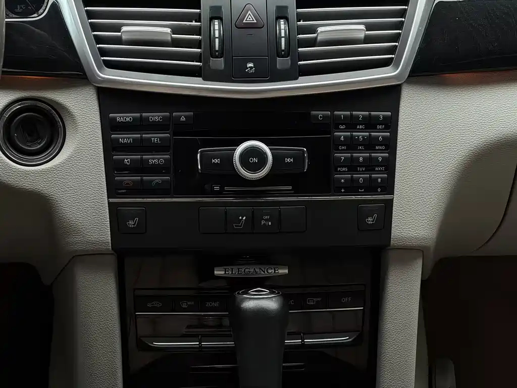 Mercedes-Benz E-Class 2010 — фото 14