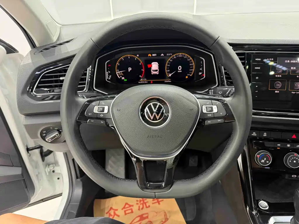 Volkswagen T-Roc 2022 — фото 11