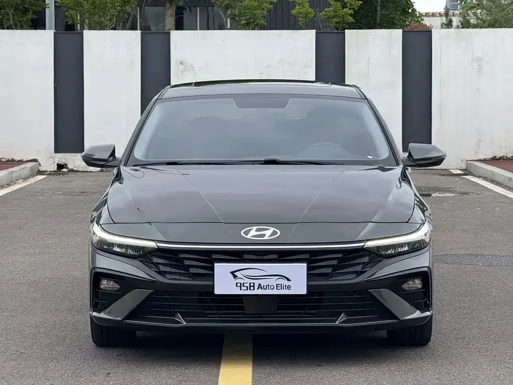 Hyundai Elantra 2023