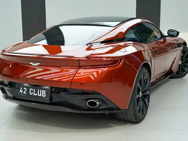 Aston Martin DB11 2016