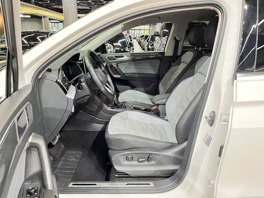 Volkswagen Tiguan X 2023 — фото 4