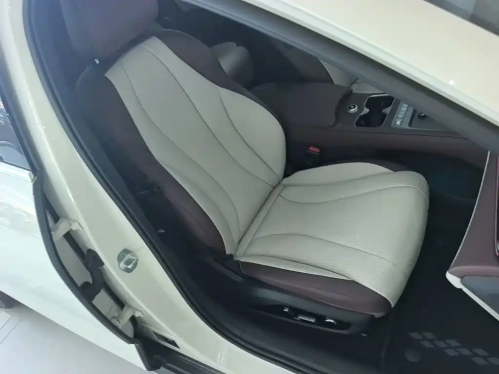 BYD Seal 07 DM-i 2025 — фото 25