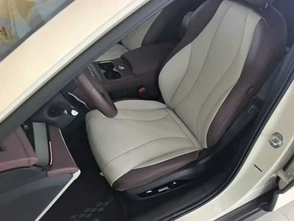 BYD Seal 07 DM-i 2025 — фото 15