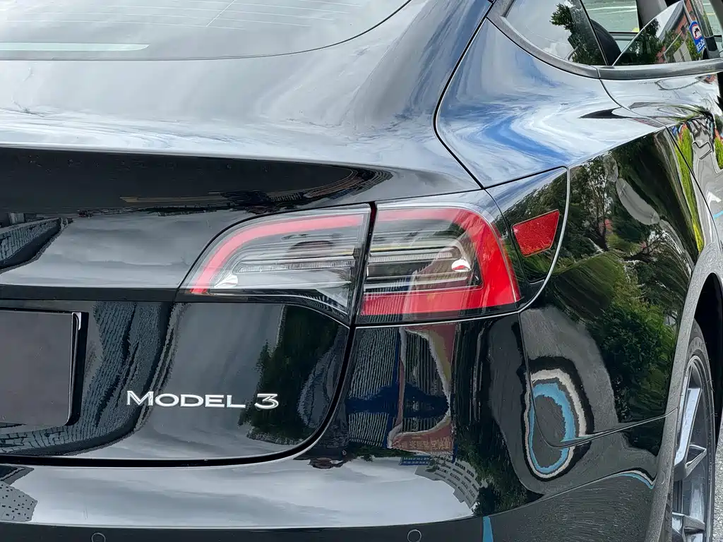 Tesla Model 3 2022 — фото 11