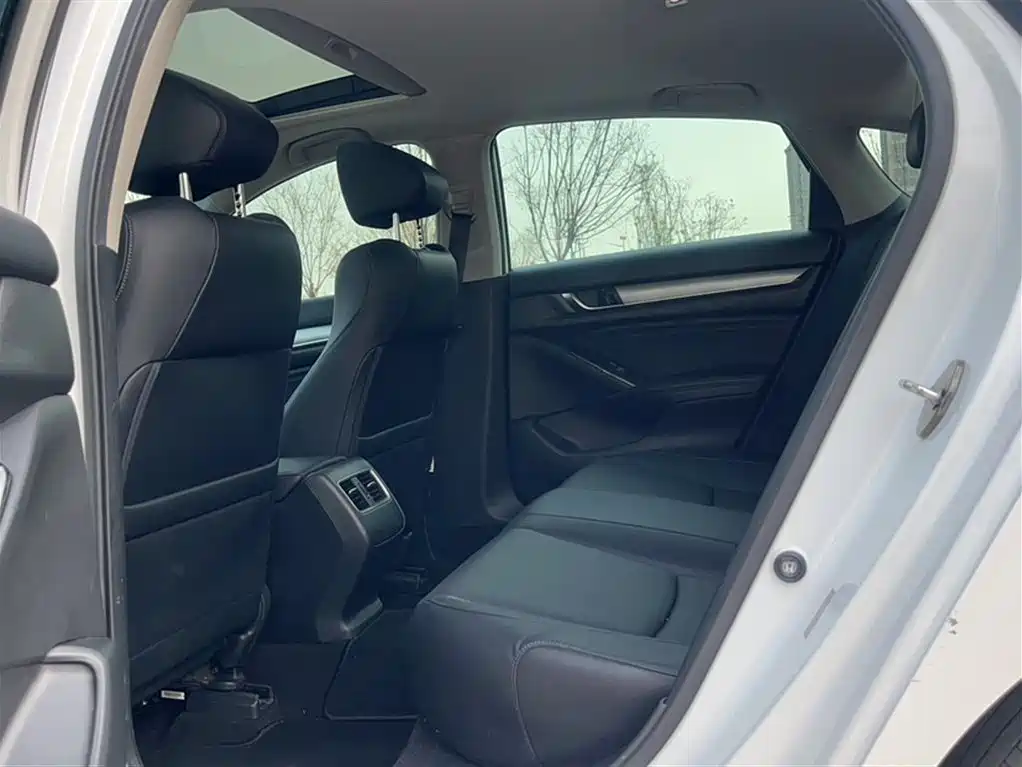 Honda Accord 2020 — фото 12