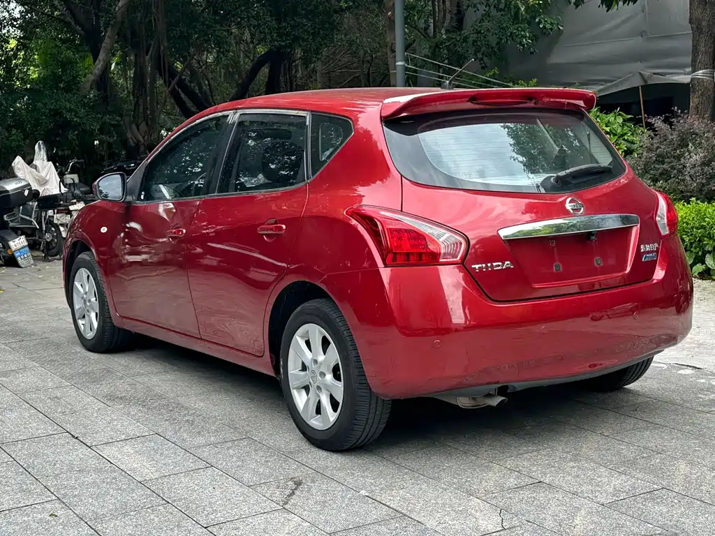 Nissan Tiida 2015 — фото 18
