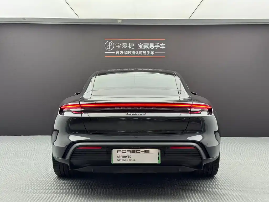 Porsche Taycan 2025