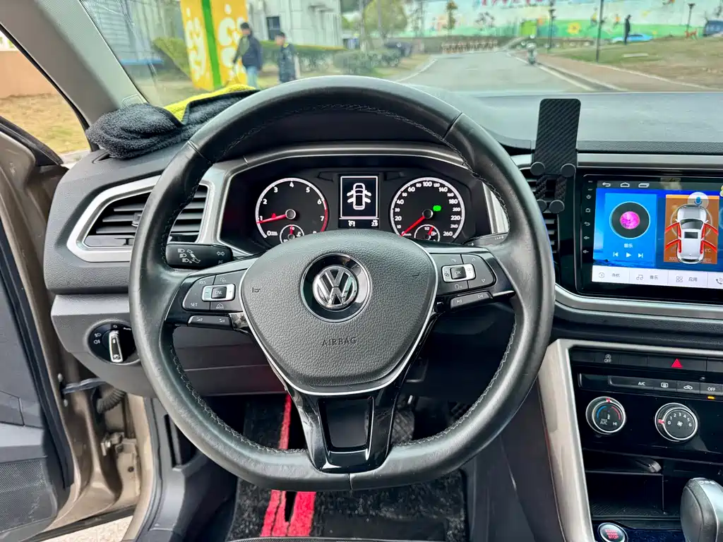 Volkswagen T-Roc 2019 — фото 11