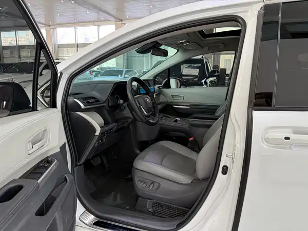 Toyota Sienna 2023