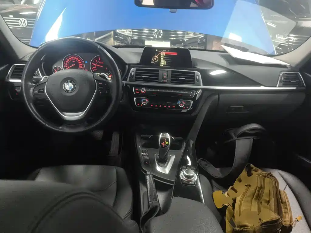 BMW 3 Series 2017 — фото 12