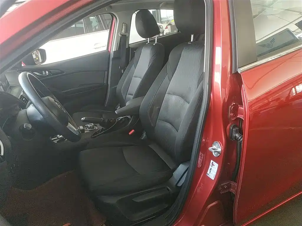 Mazda 3 Axela 2016 — фото 11