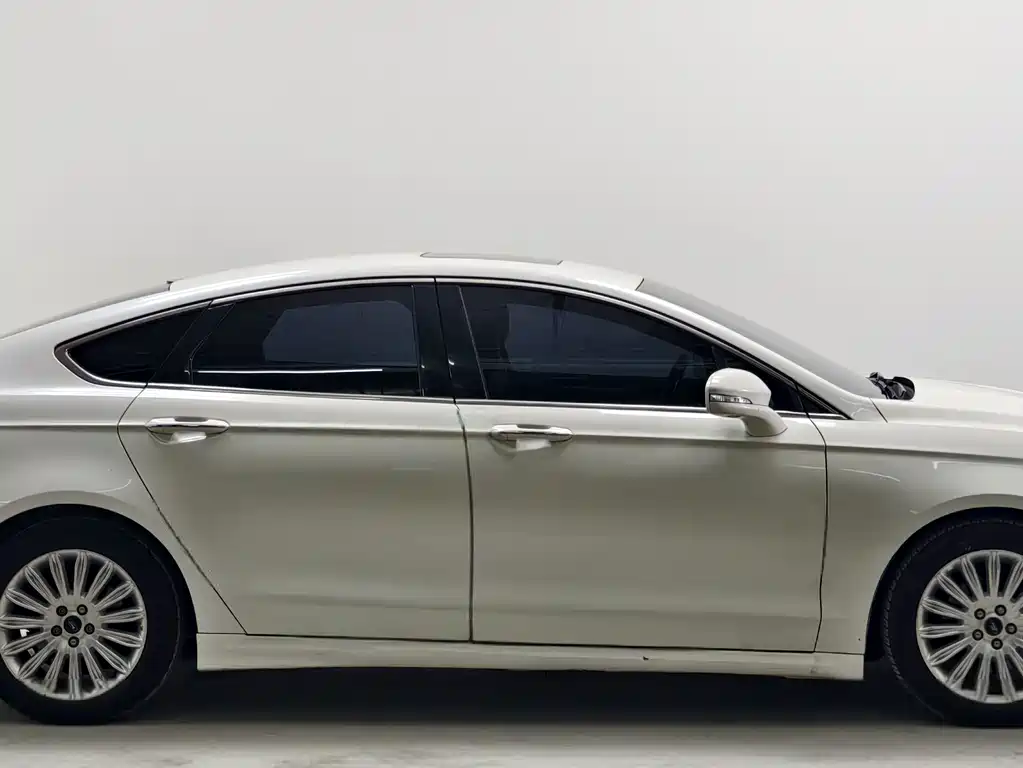 Ford Mondeo 2015 — фото 8