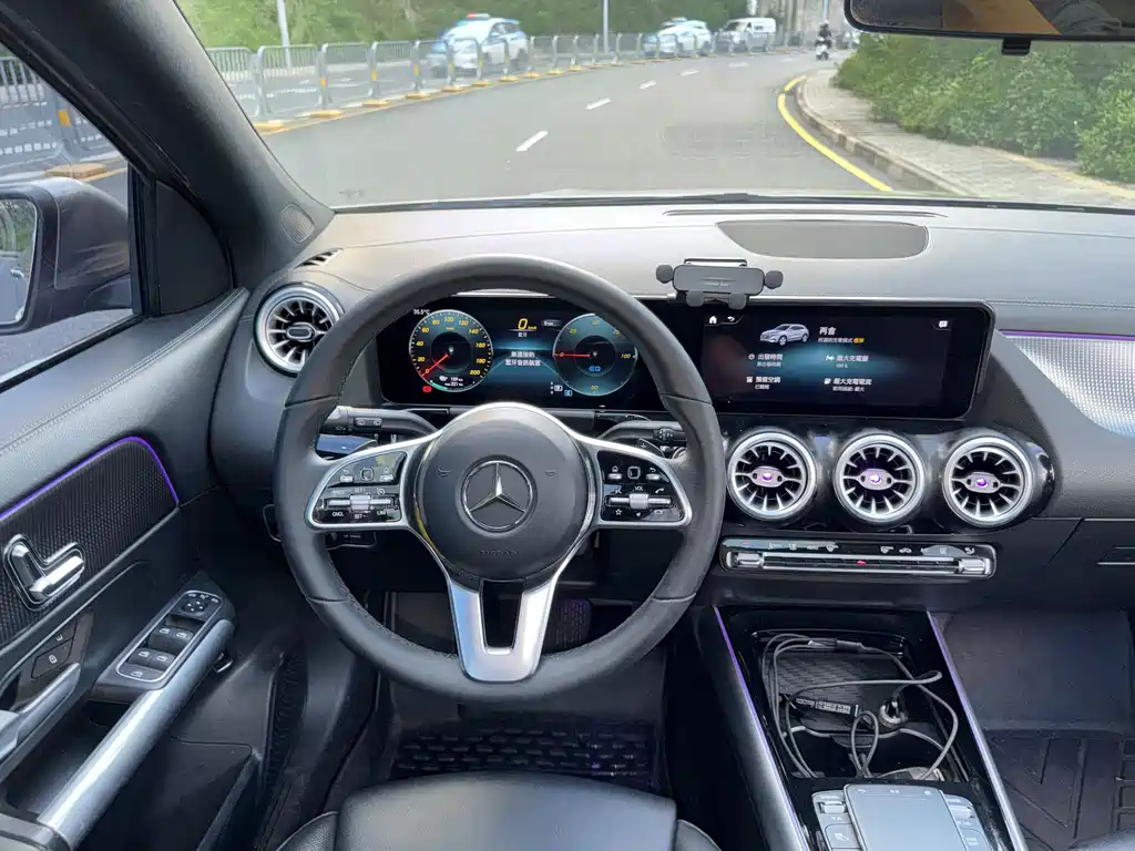 Mercedes-Benz EQA 2023 — фото 10