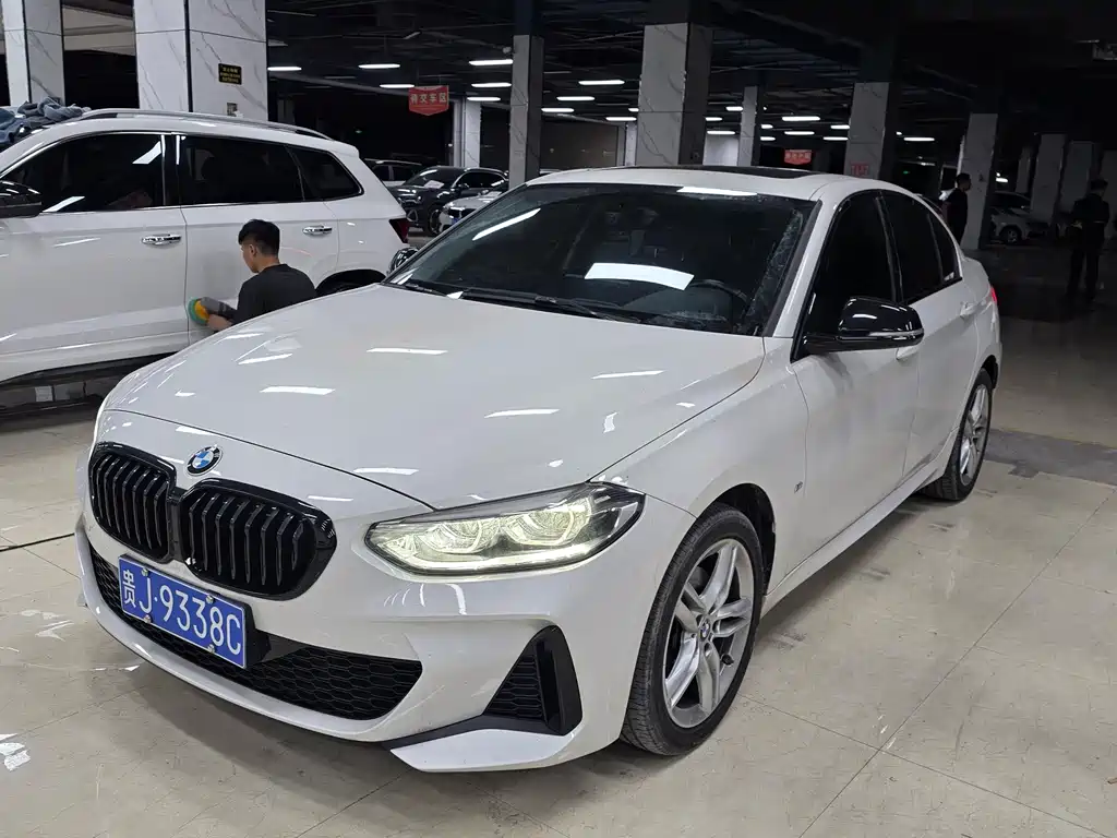 BMW 1 Series 2022 — фото 1