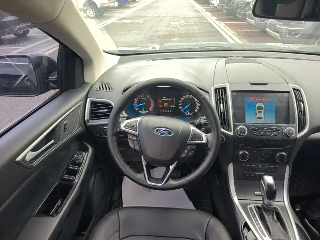 Ford Edge 2017 — фото 11