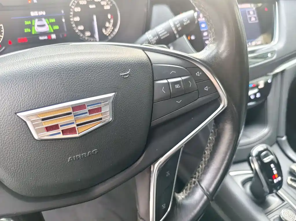 Cadillac XT5 2021 — фото 26