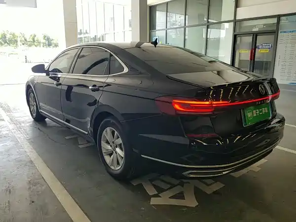 Volkswagen Passat Plug-In Hybrid 2025