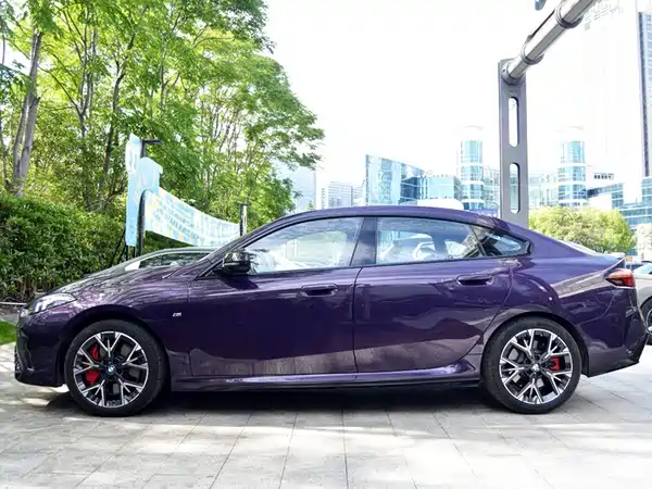 BMW M235L 2025