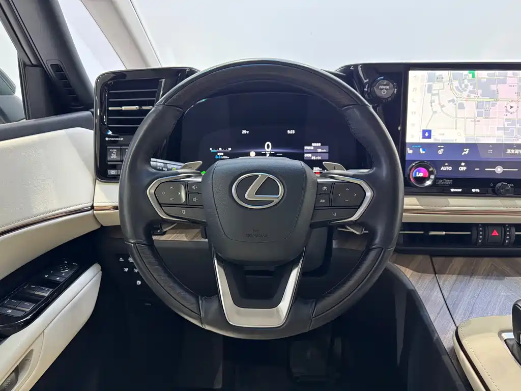 Lexus LM 2023 — фото 17