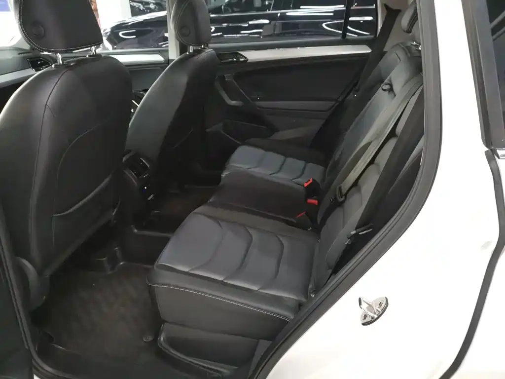 Volkswagen Tiguan L 2021 — фото 14