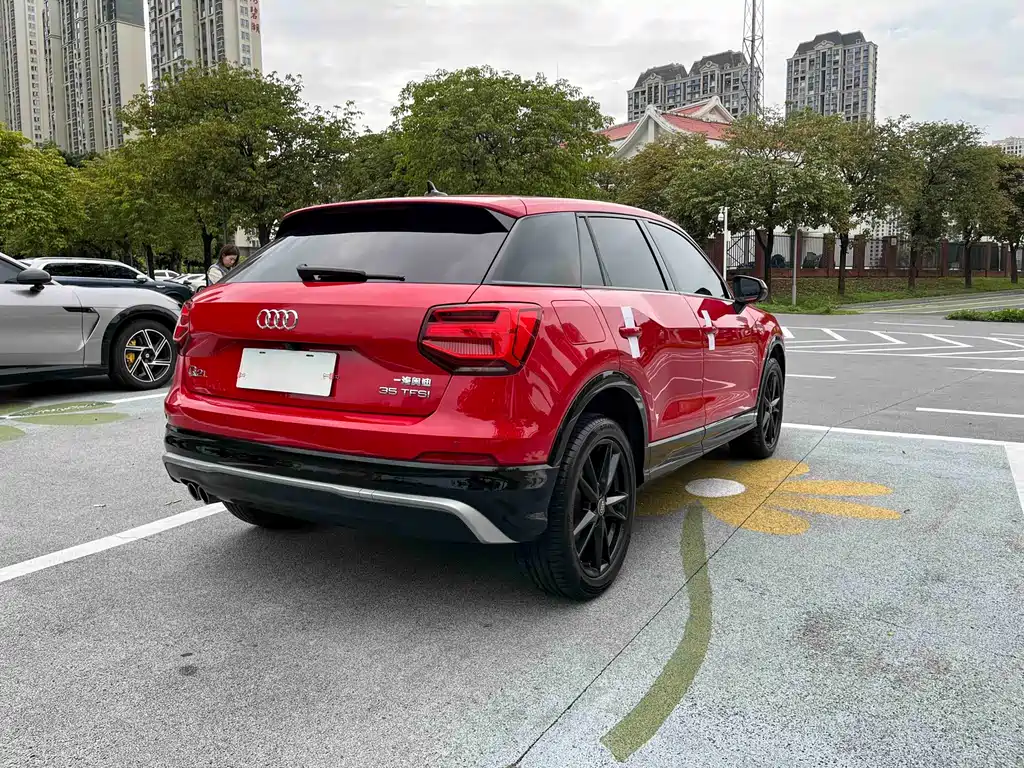 Audi Q2L 2020 — фото 18