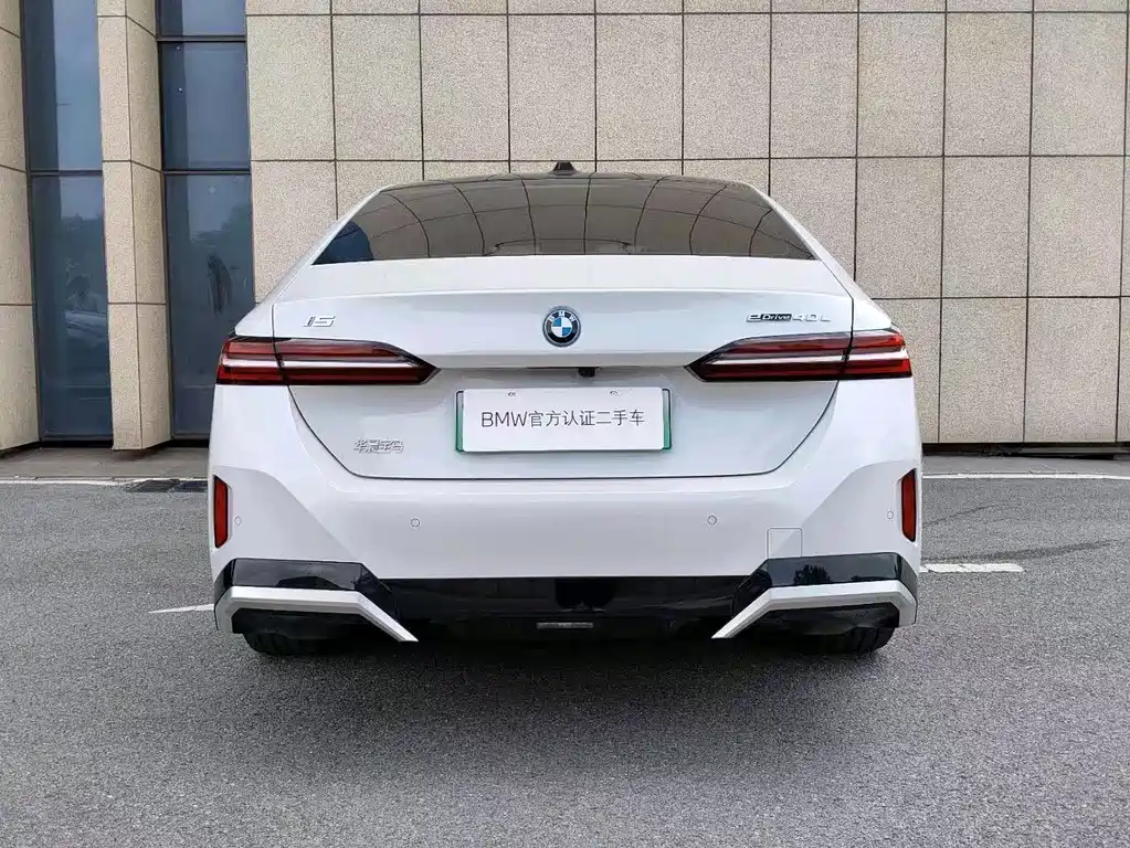 BMW i5 2025 — фото 3