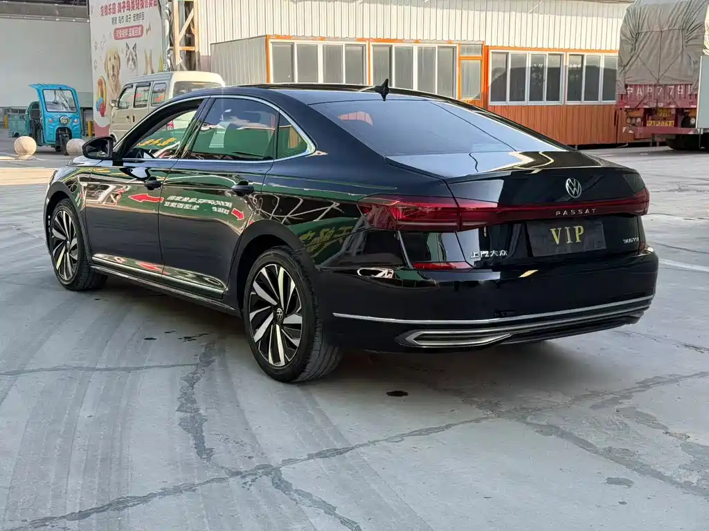 Volkswagen Passat 2024 — фото 4