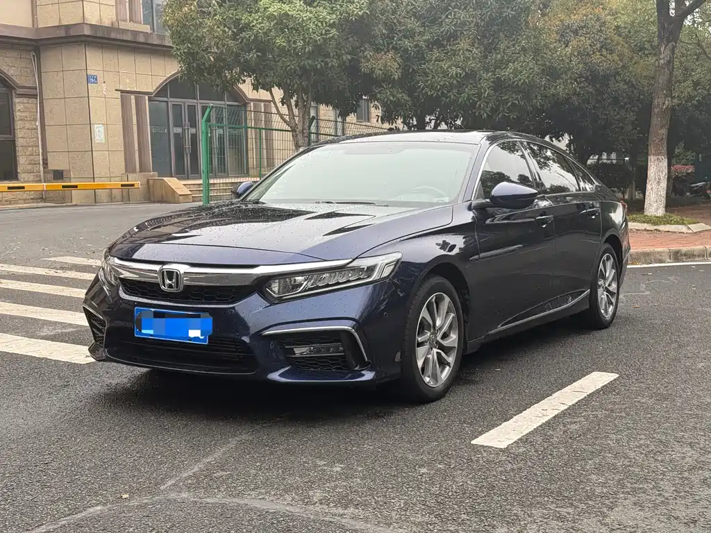 Honda Inspire 2019 — фото 1