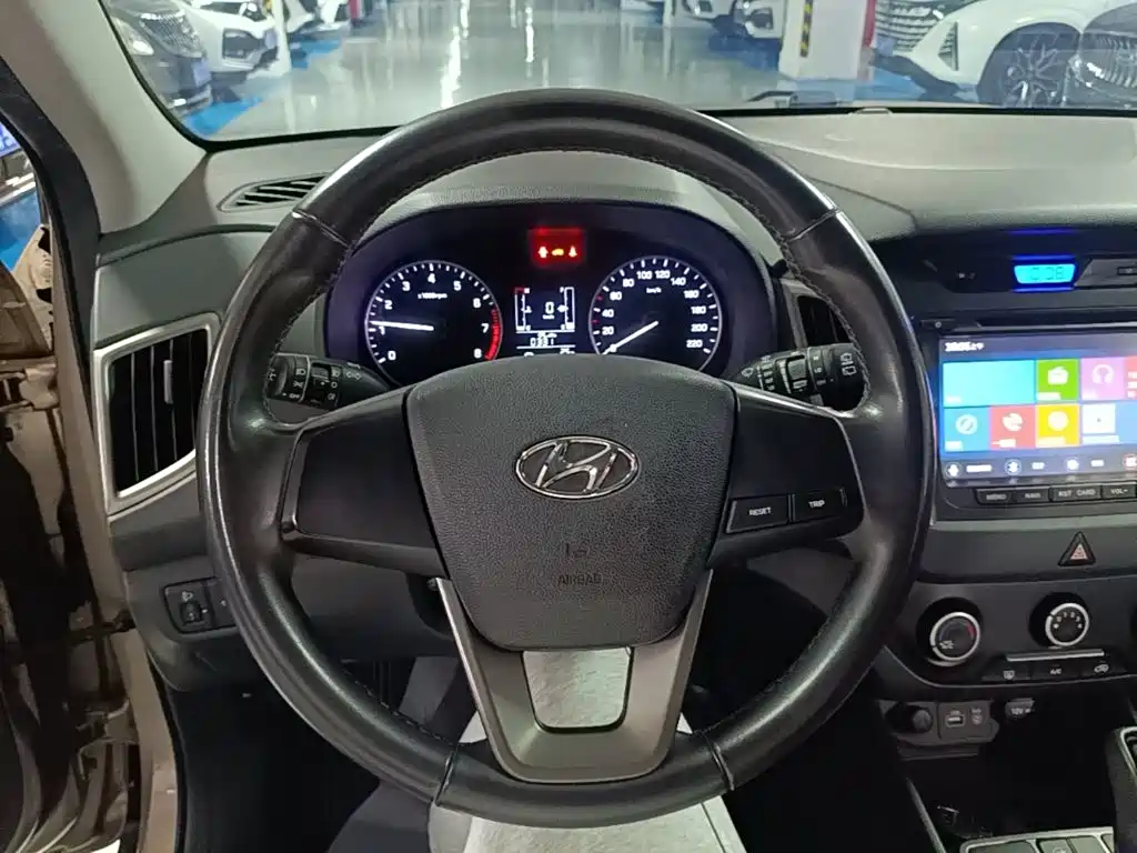 Hyundai ix25 2015 — фото 11