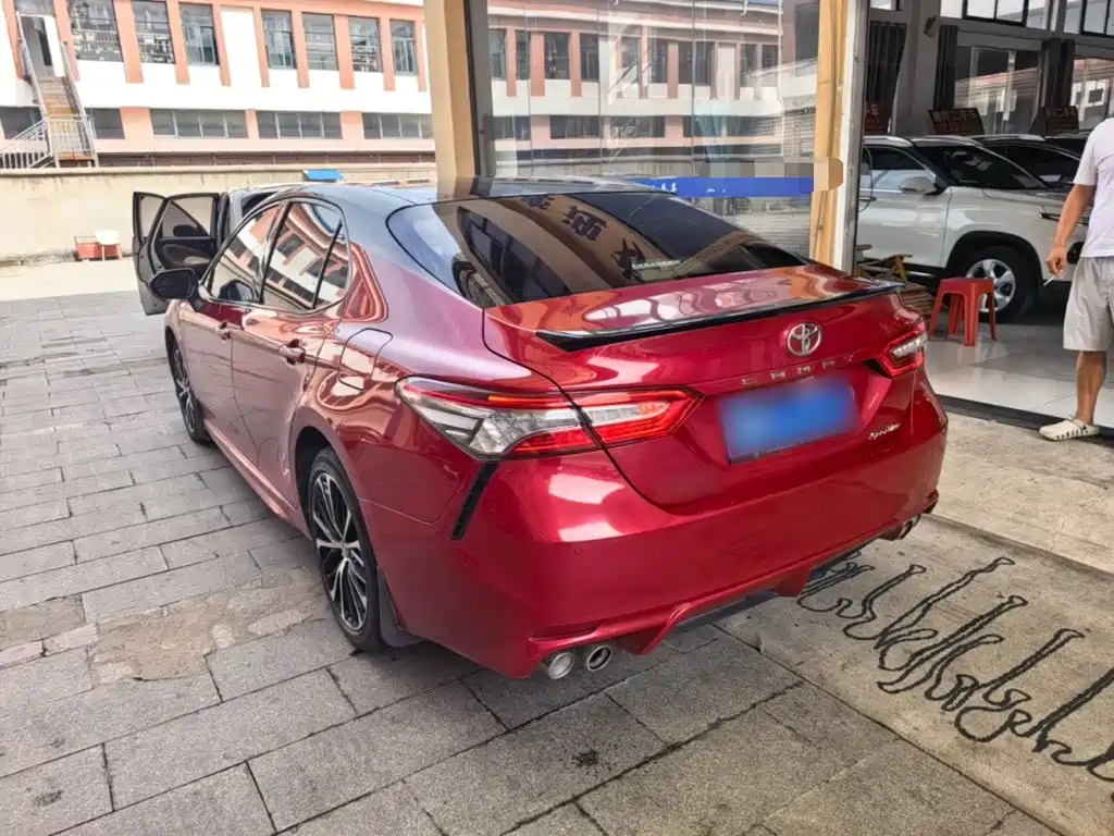 Toyota Camry 2019
