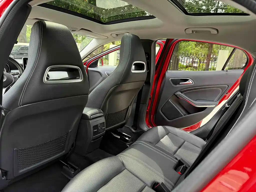 Mercedes-Benz GLA 2015 — фото 18
