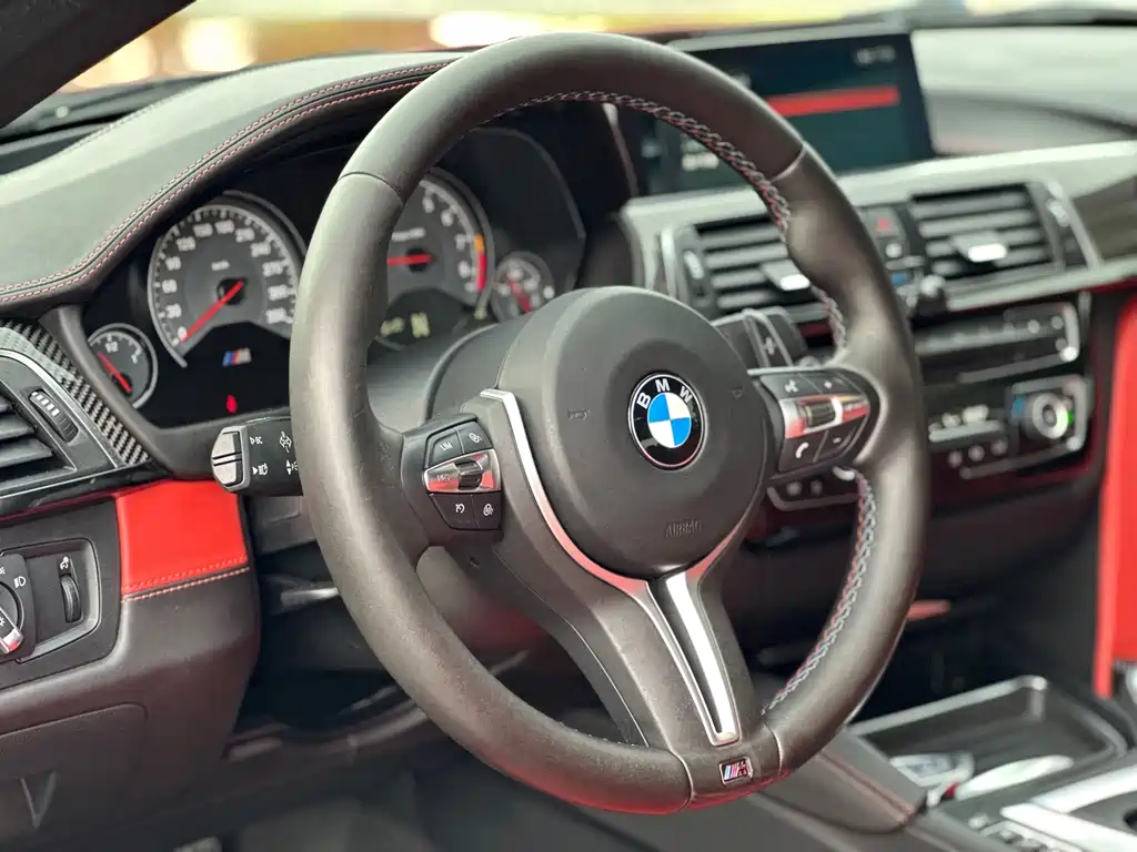 BMW M4 2018 — фото 19