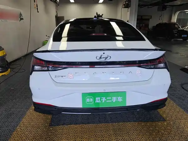 Hyundai Elantra 2023