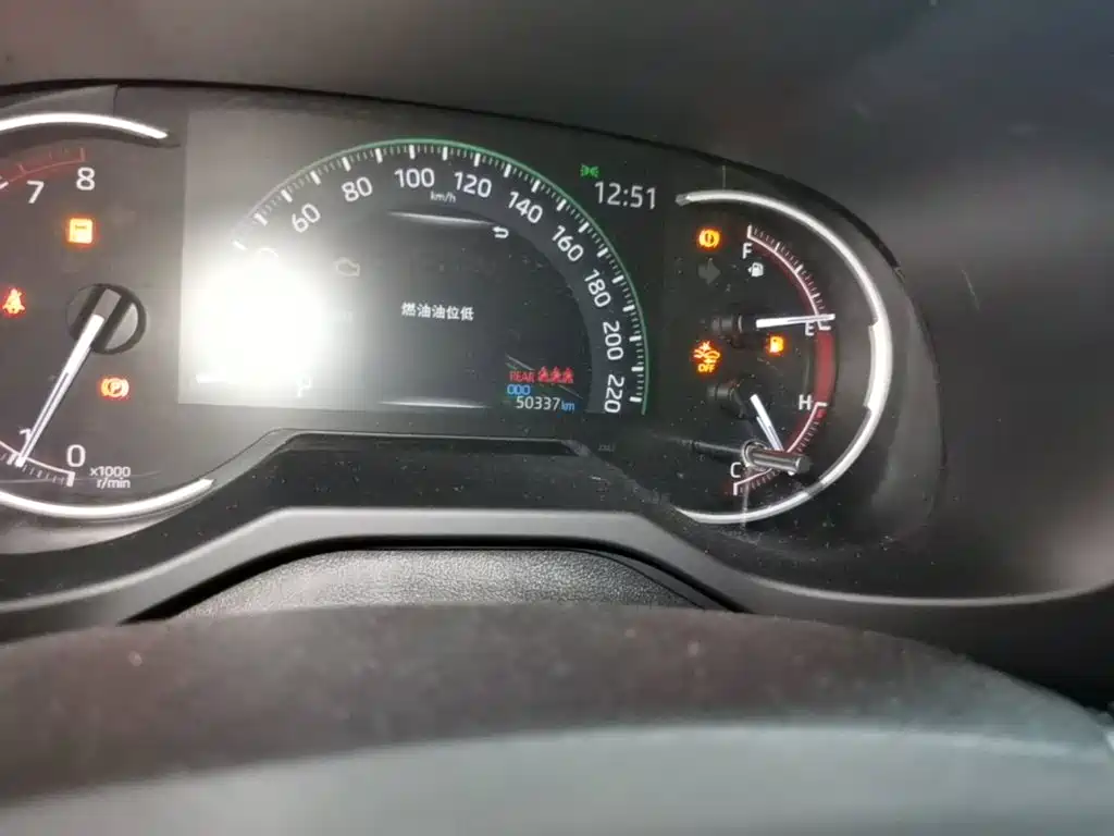 Toyota RAV4 2020 — фото 17