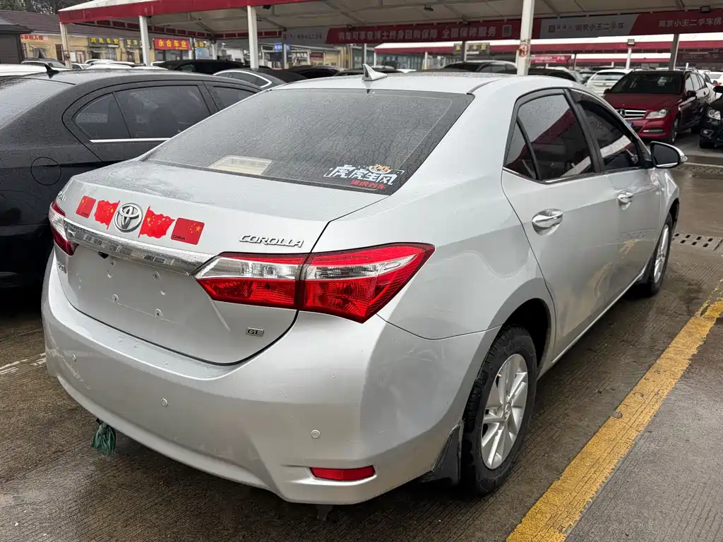 Toyota Corolla 2015 — фото 2