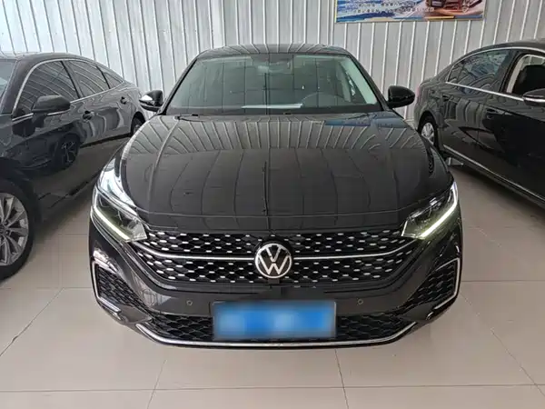 Volkswagen Passat 2025