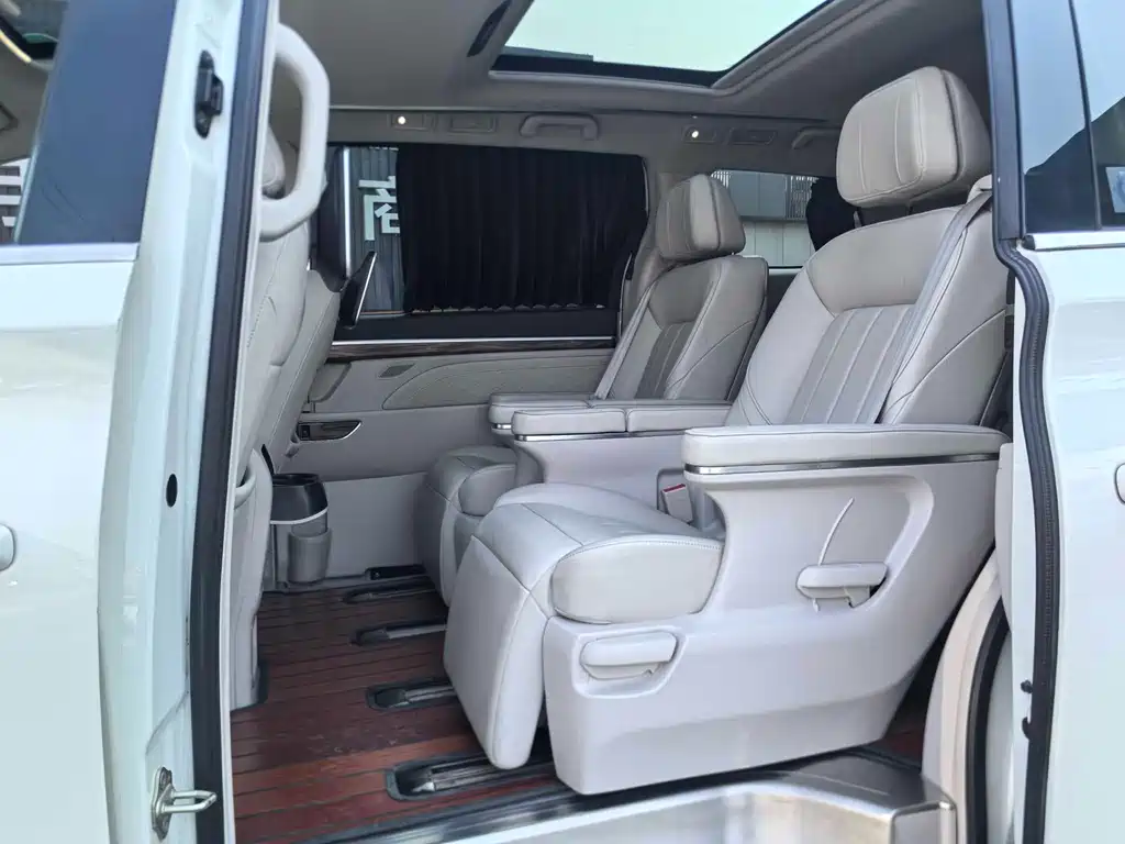 GAC Motor Trumpchi M8 2019 — фото 9