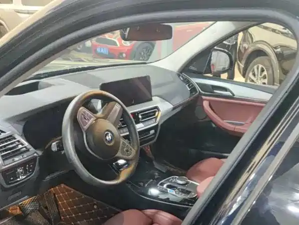 BMW iX3 2023