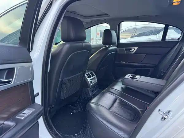 Jaguar XF 2014
