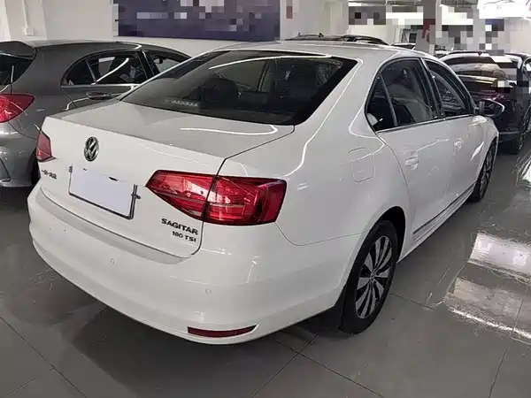 Volkswagen Sagitar 2018